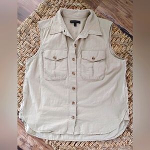 Banana Republic Sleeveless Button Up Top